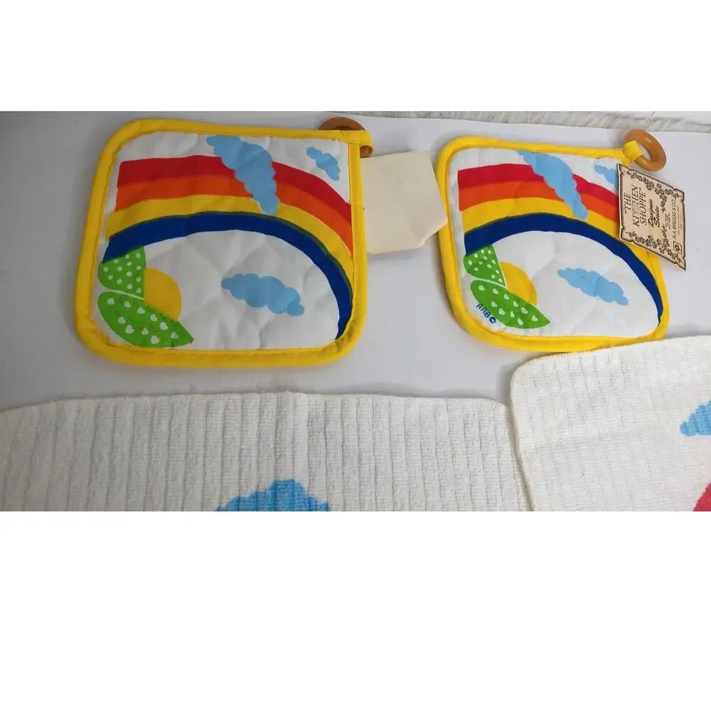 Vintage The Kitchen Shoppe R A Briggs Rainbow Potholders And Towels Set of 4